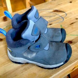 Keen hiking boots gray